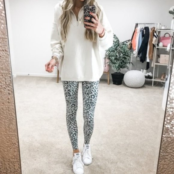 NWOT-MYTHERESA Varley Let's Move Printed High-rise Leggings - Picture 2 of 2